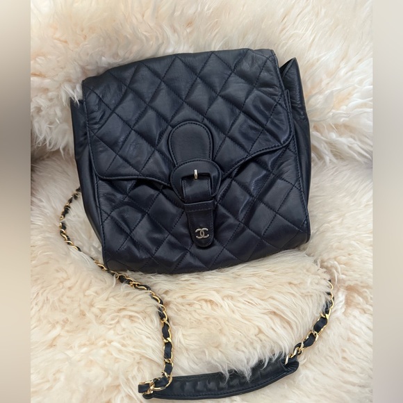 CHANEL Vintage Black Quilted Crossbody Bag - Picture 1 of 3